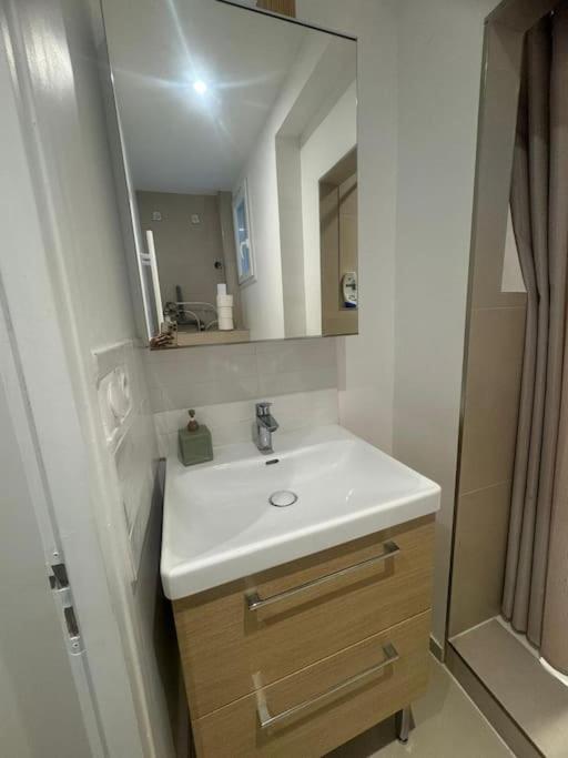 Luxueux Appartement La Defense - Porte Maillot - Parc De Bagatelle - Jardin D'Acclimatation - 6 Pers Bois-Colombes المظهر الخارجي الصورة